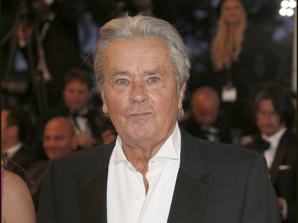 Alain Delon : son fils non reconnu Ari Boulogne a été retrouvé mo ...